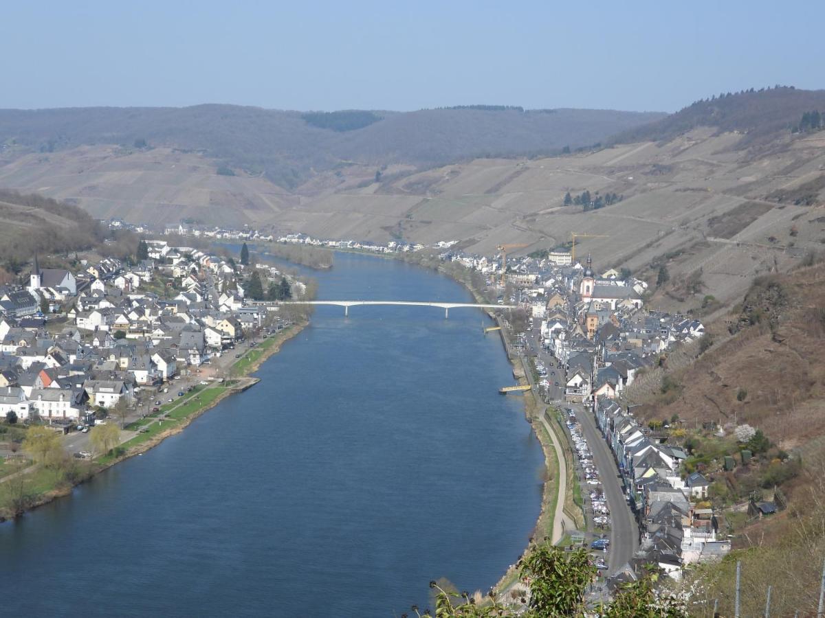 Ferienwohnung "Off Born" Familie Bremm Zell an der Mosel Exterior foto