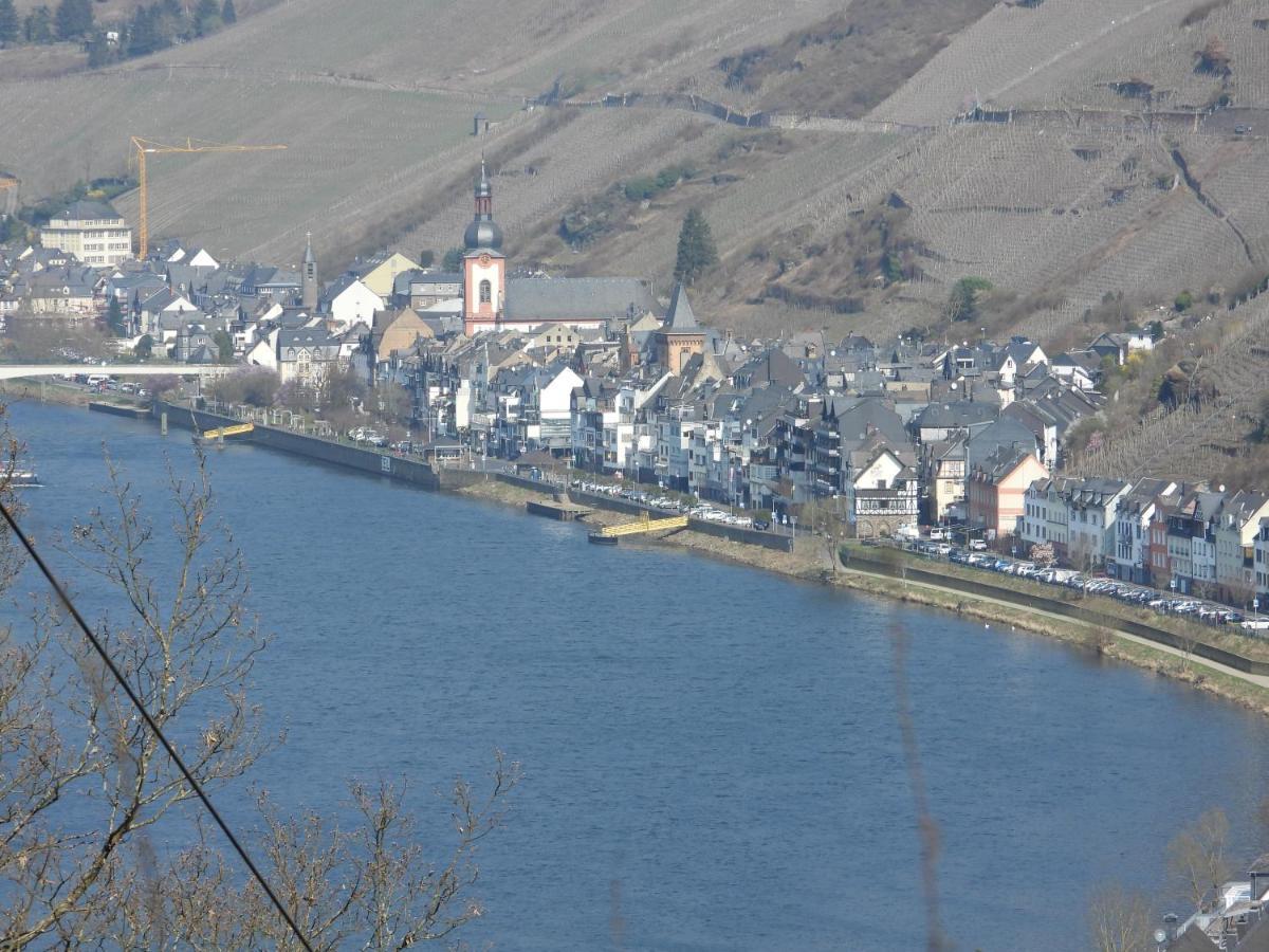 Ferienwohnung "Off Born" Familie Bremm Zell an der Mosel Exterior foto